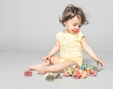 sucettes Hévéa colorées pour les bébés et enfants à Lyon